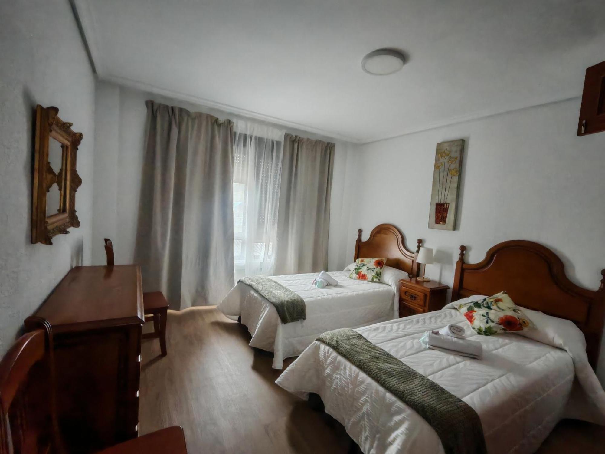 Hotel El Coterin Apartamentos Y Habitaciones Arenas De Cabrales Esterno foto