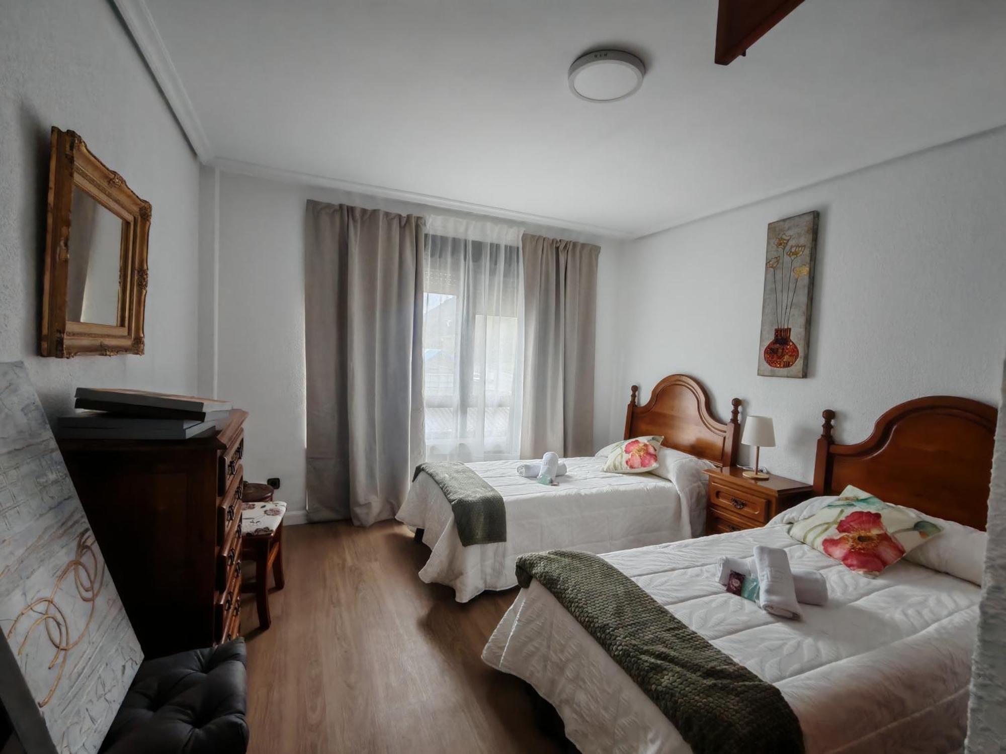 Hotel El Coterin Apartamentos Y Habitaciones Arenas De Cabrales Esterno foto